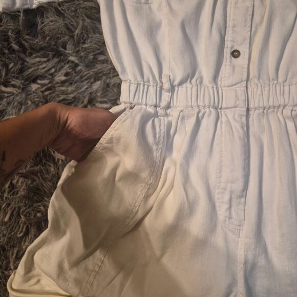 Frame Arie Utility Linen-Blend Romper - Picture 6 of 9